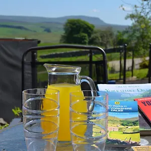 Ashes Farm - Ingleborough Barn Cottage, With 3 Peaks Views, Near Holiday home